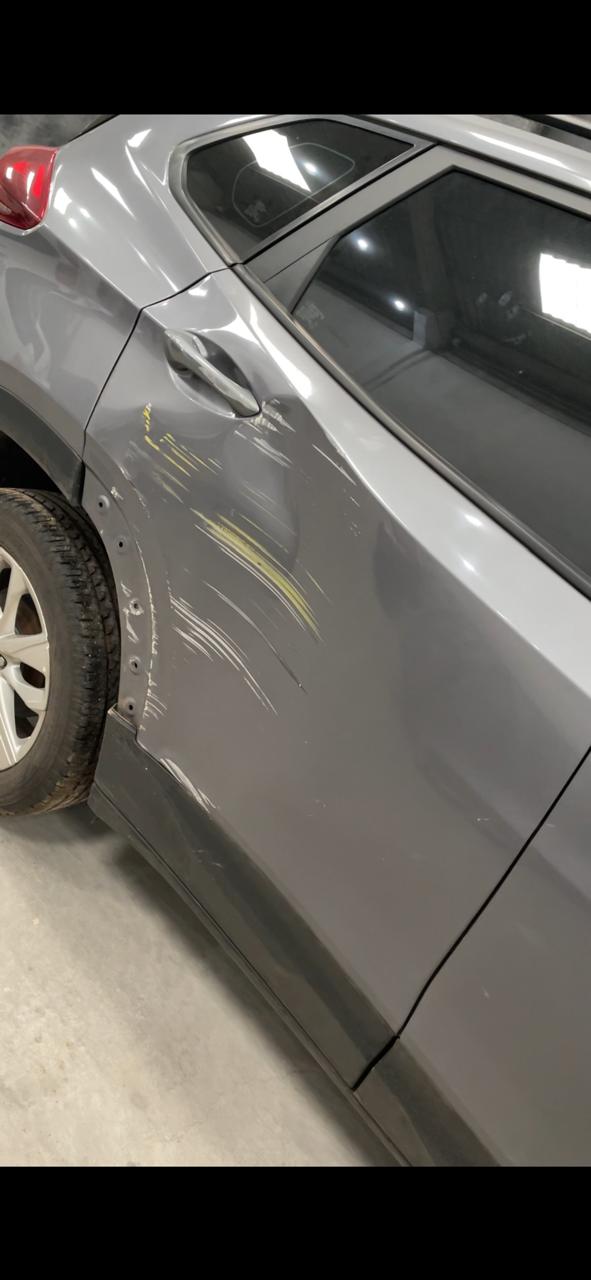 Reparo de riscos profundos e arranhoes com repintura